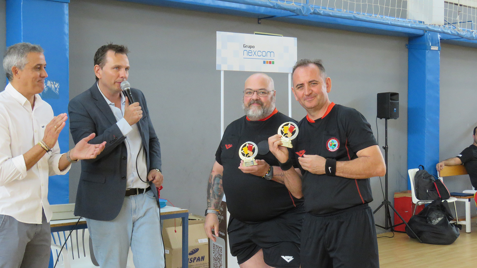 Javi Triguero y árbitros